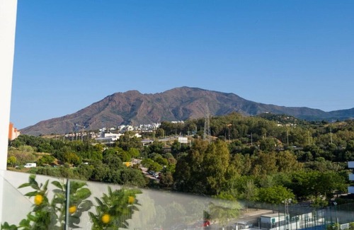 Novi Beograd Casa | Jardines de flores Estepona