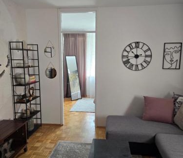 Zvezdara Apartamento | Flower Home Belgrade