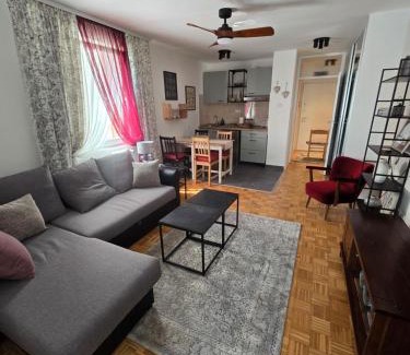 Zvezdara Apartamento | Flower Home Belgrade