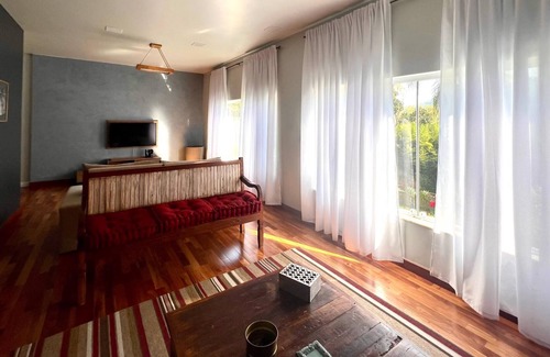 Nogueira Casa | Flower House on the Mountain