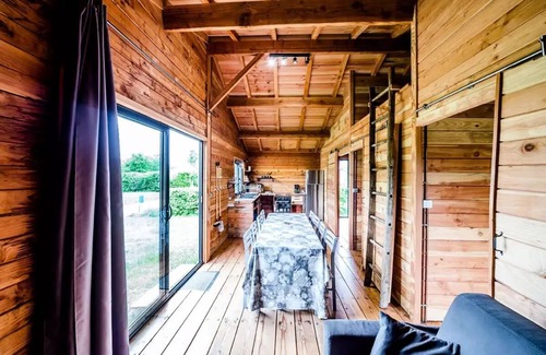 Pressignac Chalet De Esquí | Flower Lake Camping **** - Comfort Chalet 50m² - 3 bedrooms + covered terrace + TV + oven for 6 people