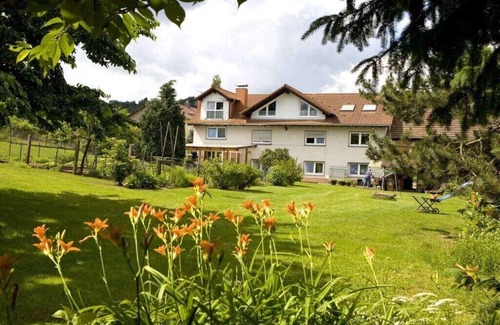 Schwedelbach Casa | Flower magic at the Birnbaumhof
