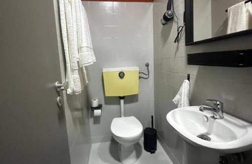 Sobrado Apartamento | Flower Residence APT 202