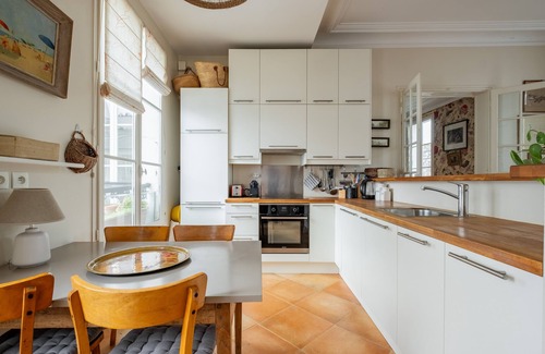 Enfants-Rouges Apartamento | Encantador apartamento de 2 dormitorios y 2 baños por Le Marais (Veeve)