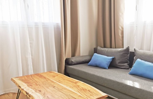 Moyen-Vernet Apartamento | Fluidra-Apartamento-Romántico-Baño en la habitacion-Vista al patio