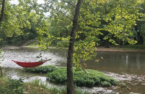 Steelville Casa | Flusszimmer Suite @ Meramec Riverside Lodge & Retreat