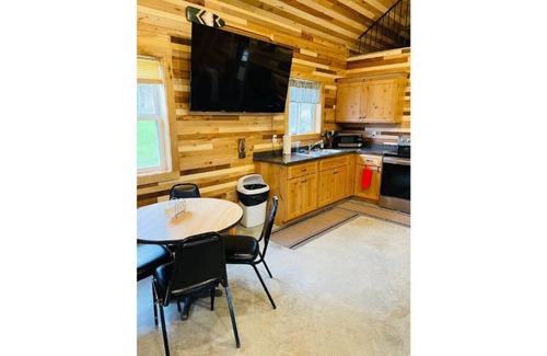 Dorchester Cabina | Fly Reel Cabin w/ hot tub