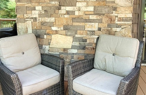 Jacksboro Casa | Casa de 7 habitaciones frente al lago en Big Creek con muelle privado y terrazas grandes