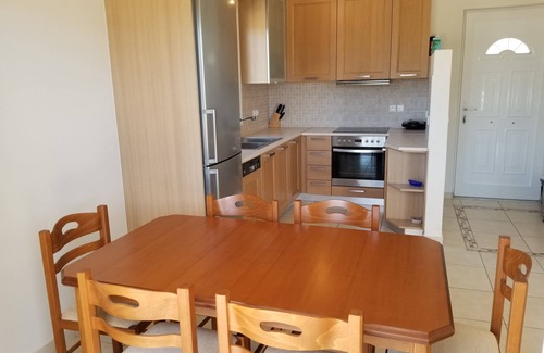 Foinikounta Casa | Foinikounta Central Beach Villa (Peace & Proximity)