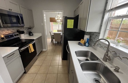Foley Casa | Foley Fully Furnished Home near OWA – Perfect for Mid-Term Stays!