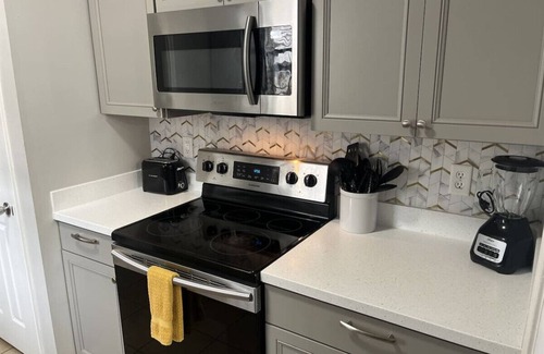 Foley Casa | Foley Fully Furnished Home near OWA – Perfect for Mid-Term Stays!