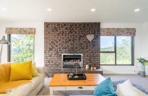 Dairy Flat Casa | Foley Retreat