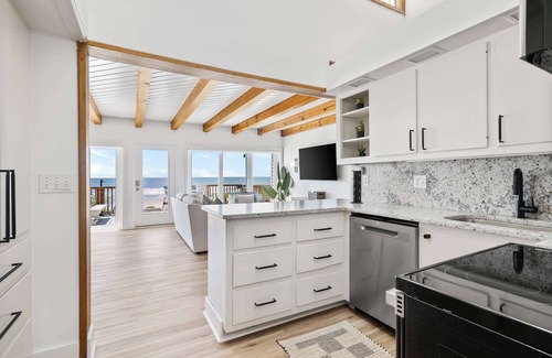 Folly Beach Casa | Folly Beach Front Escape - Newly Renovated!