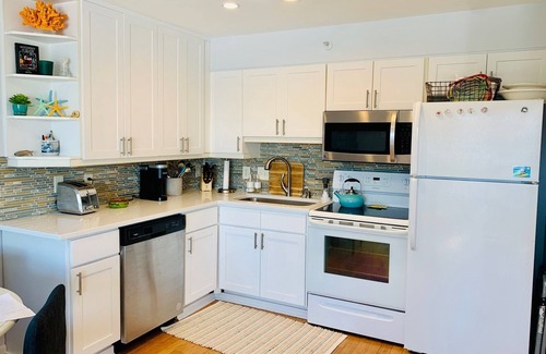 Folly Beach Condominio | Folly River Condo - Pool / Dock / Balcony with a view!