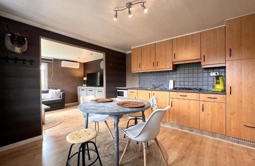 Geel Chalet De Esquí | Fonnies Chalet
