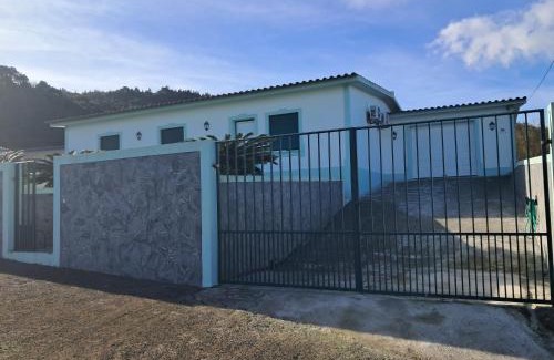 Praia da Vitoria Casa | Fontinhas House