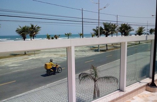 Caicara Apartamento | Pie en la arena en la Playa Grande