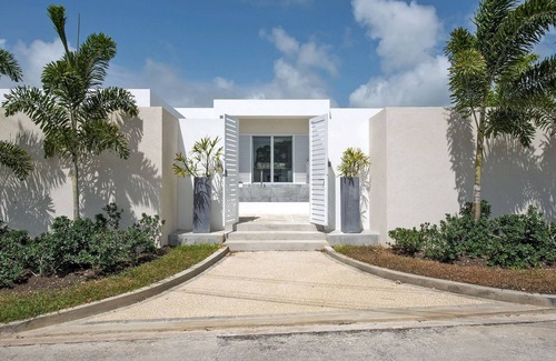 Porters Villa | Footprints South Cottage in St James by Personal Villas - Slick Stylish Villa, T