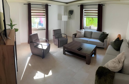 Radfeld Casa | For families, larger groups and guests with pets.