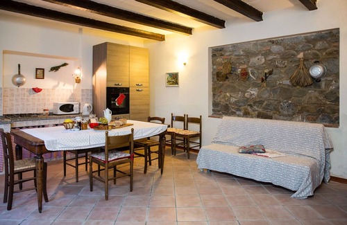 Chianni Otro | For groups, in the heart of Tuscany 40 km from Pisa airport