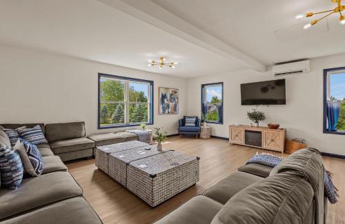 Long Pond Casa | For Lake Sake by AvantStay Lakefront Hot Tub View