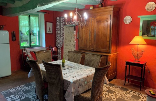 Beaumont-sur-Deme Casa | For peaceful holidays Gîte Beaumont sur Dême 8 persons