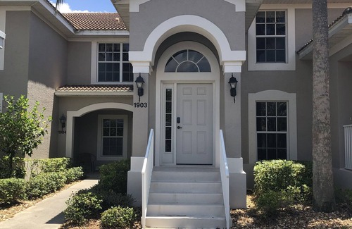 Fort Myers Condominio | For Sale: Spacious 2BR condo top floor with water views