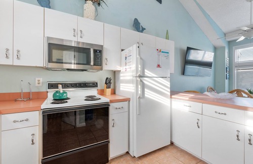 Ocean Sands Casa | For The Halibut: Pet-friendly Condo less than 500 ft. to the beach!