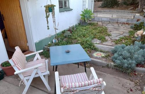 Windhoek West Apartamento | For the Single Traveller close to town