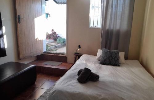 Windhoek West Apartamento | For the Single Traveller close to town