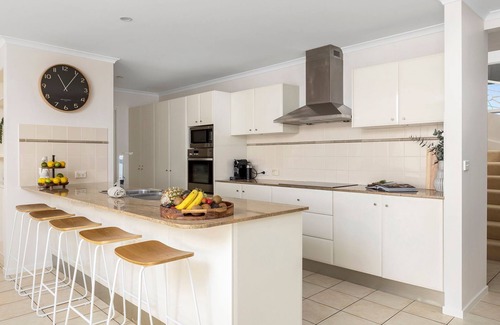 Salamander Bay Casa | Foreshore Delight offers a tranquil holiday retreat with breathtaking water views