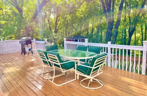 Montague Casa | ★Forest and River Side Tranquil House★