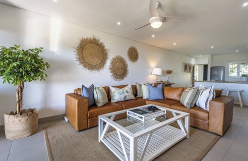 Ballito Apartamento | Forest and Sea Views | Stylish 2BR in Simbithi
