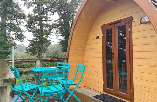 Pouligny-Notre-Dame Casa | Cabaña en el bosque cerca de base náutica con terraza y parking