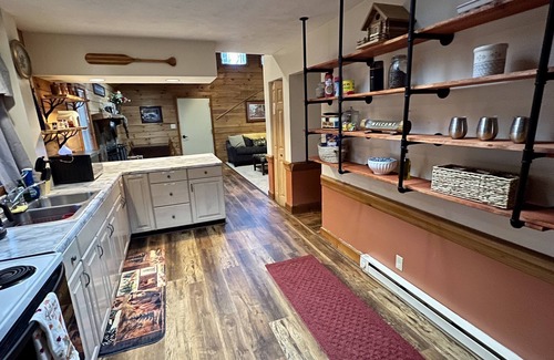 Traphill Cabina | Forest Cabin Moments from Stone Mountain