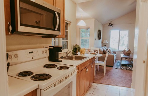 Cloverdale Casa | Forest Cottage