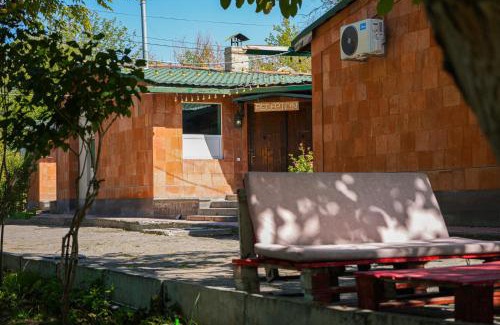 Nor-Nork Hotel | Forest Cottages Hotel EVN