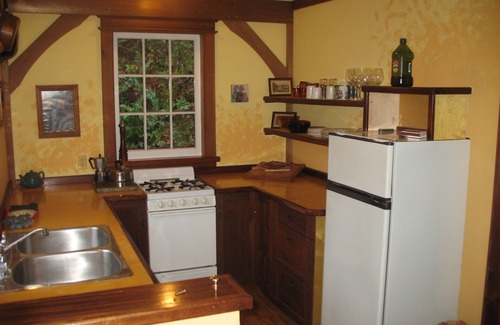 Powell River Cabaña | Bosque Garden Cottage By The Ocean