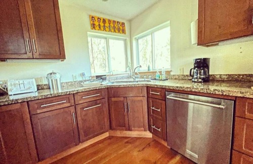 Point Reyes Station Casa | Forest Getaway Cozy, Inviting Cabin w Deck