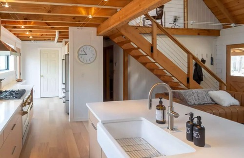 Wardensville Casa | Forest Getaway: Fast Wi-Fi, 5 Min to downtown
