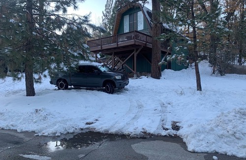 Fawnskin Cabina | Escapada al bosque en Fawnskin, el lado tranquilo de Big Bear