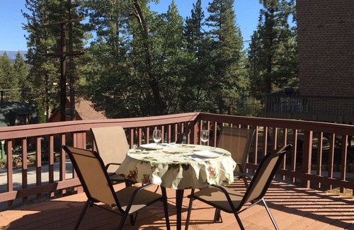 Fawnskin Cabina | Escapada al bosque en Fawnskin, el lado tranquilo de Big Bear