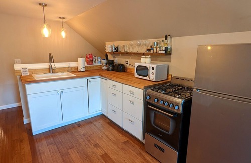 Carteret County Apartamento | Forest near the Sea, country/rural setting, less than 20 minutes from the beach!