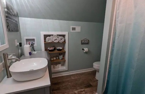 Carteret County Apartamento | Forest near the Sea, country/rural setting, less than 20 minutes from the beach!