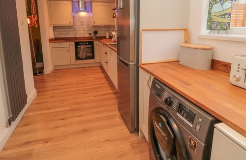 Byrness Cabaña | FOREST RETREAT, 7 SOUTH GREEN, pet friendly in West Woodburn