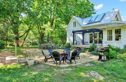 Saint Andrews Casa | Forest Retreat: Poolside Bliss Close to Campus