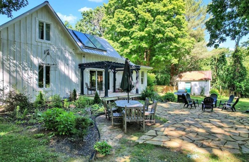 Saint Andrews Casa | Forest Retreat: Poolside Bliss Close to Campus