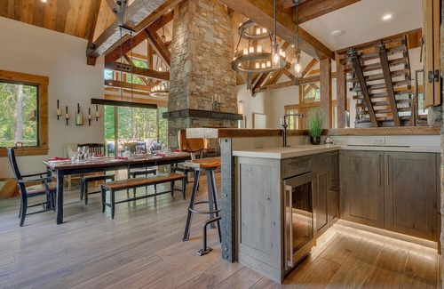 Homewood Casa | Forest Retreat W/ Spa, Sauna, Pier Access (Cherry Lodge)