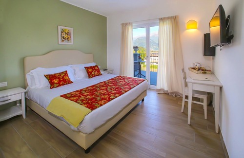 Colico Cama Y Desayuno | Foresteria Villa Margherita