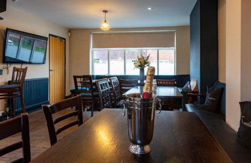 Warwick Casa | Foresters arms